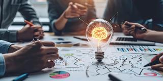 Kreatives Business-Team für Brainstorming und Ideenfindung für innovative Projekte