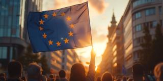 Frau mit europäischer Flagge