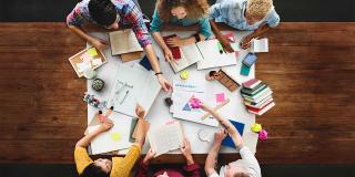 Brainstoming Gruppe von Menschen